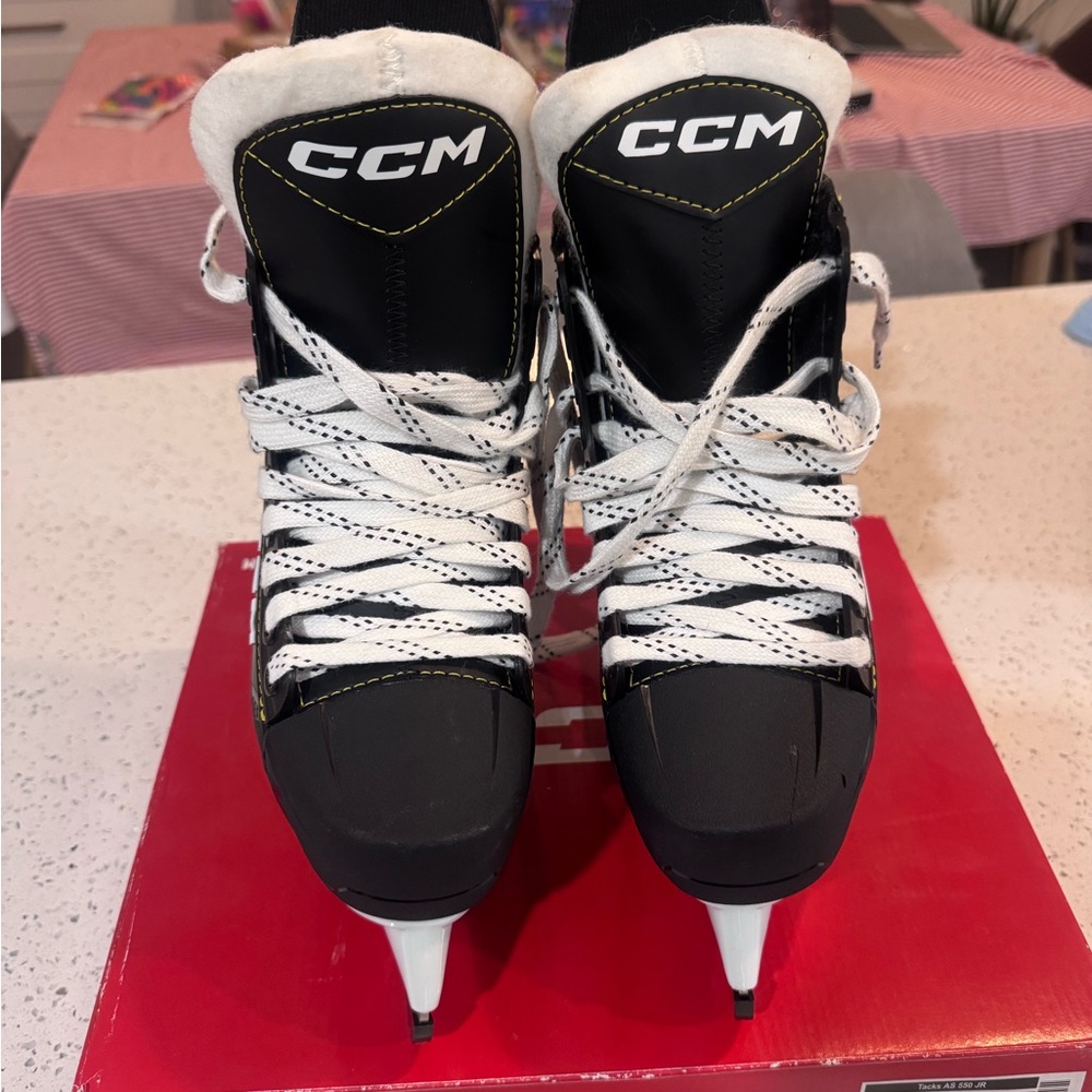 Kids CCM Black and White Skates (Like New)